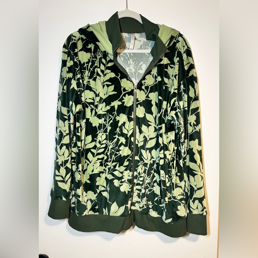Lularoe Bethany 1X deep green with lighter green leaves
